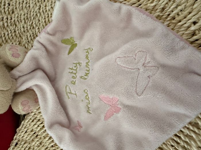 DISNEY BABY DOUDOU LAPIN PRETTY MISS BUNNY PAPILLON ROSE OR DORE - photo numéro 3