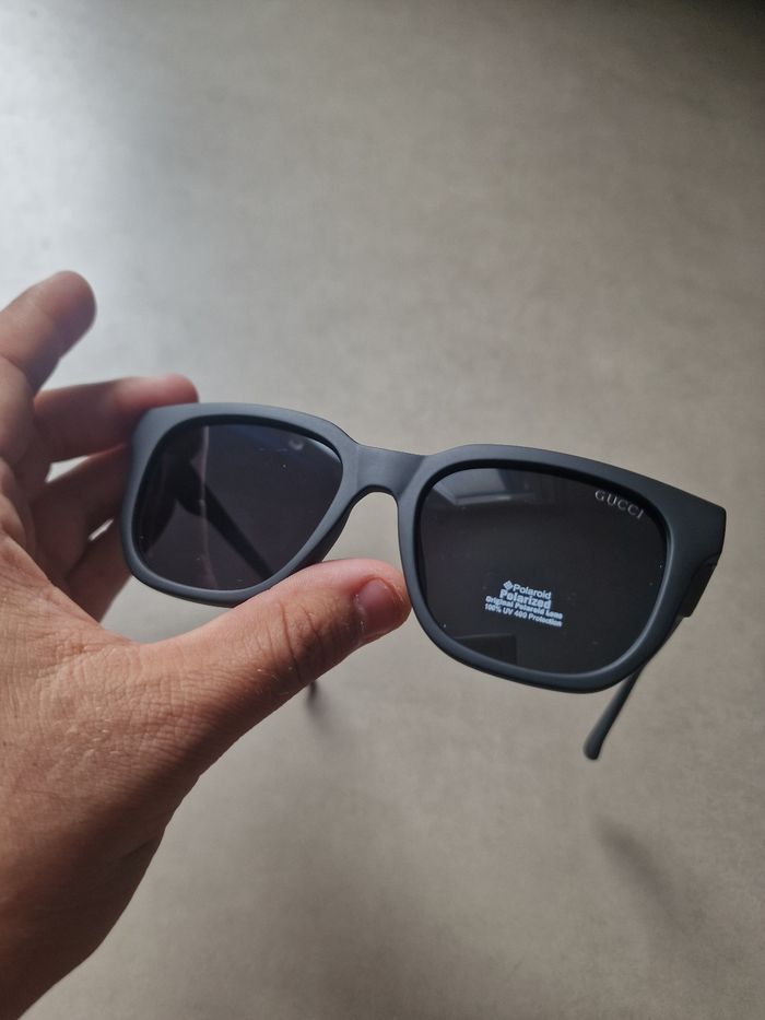 Lunettes de Soleil Gucci mixte