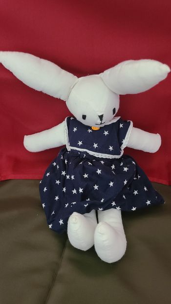 doudou lapin blanc robe étoilé