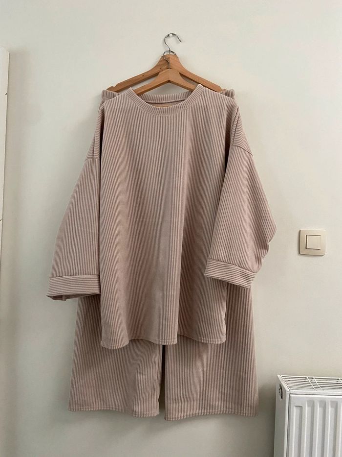 Ensembles 2 pièces - pull manches longues et pantalon large