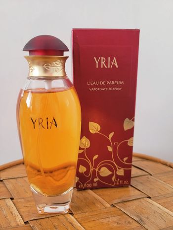 YRIA Eau de parfum 100ml vaporisateur spray Yves Rocher neuf