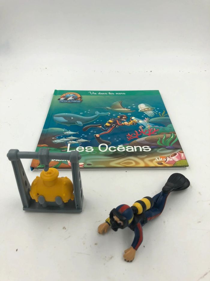 Livre + Figurines / les océans collection Altaya