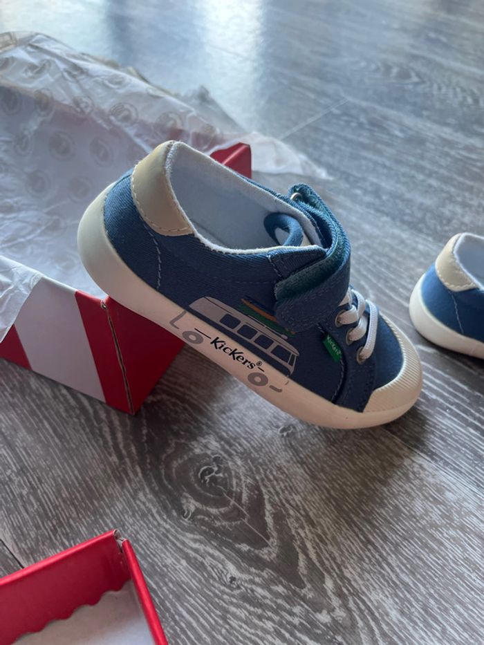 Chaussures van kickers neuve taille 28