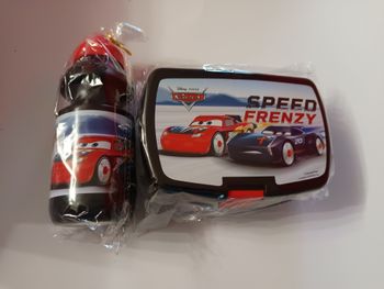 boite à gouter et gourde cars