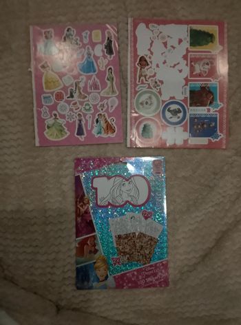 Gros lot coloriage et stickers/autocollants