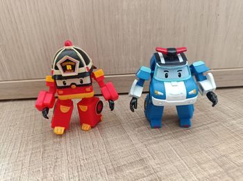 Lot 2 figurines robocar poli
