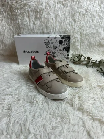 Paire de basket taupe Acebos taille 34