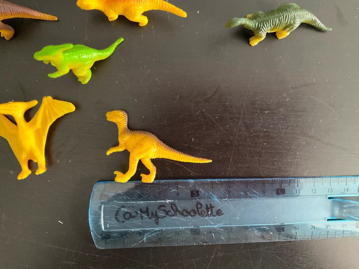 12 figurines dinosaures pour enfant en plastique - photo numéro 7