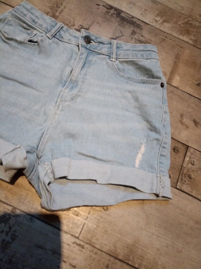 Short Kiabi 34 - photo numéro 2