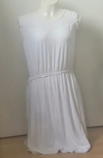 Robe col rond broderie sans manches 38_40 Esmara