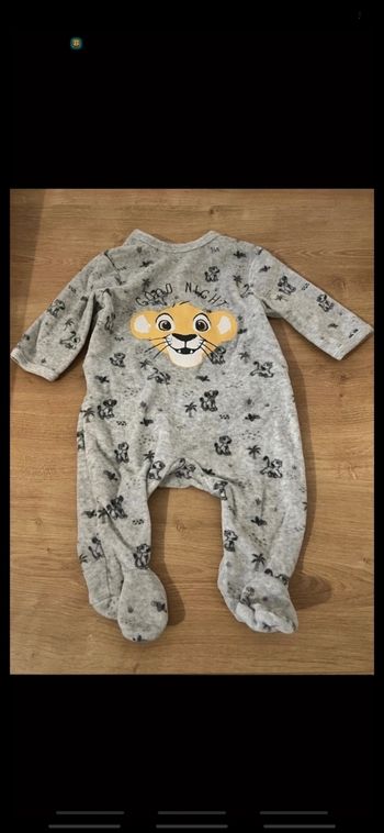 Pyjama velours Kiabi Simba taille 3 mois