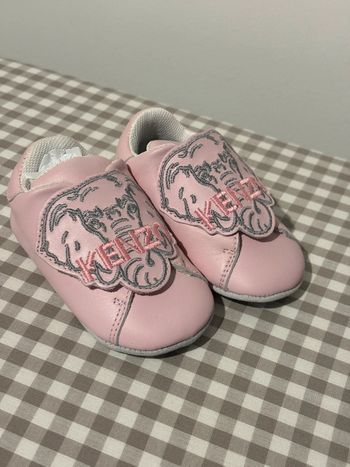 Prix FERME Chaussons à bande auto-agrippante pour bébé fille 18 Kenzo 105€
