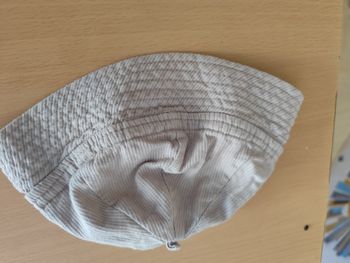 Vends bonnet  d'éte bébé 3-6 mois