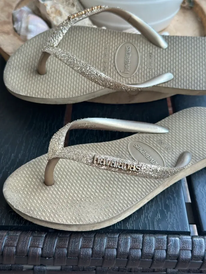 Tongs Havaianas dorées pailletées – Pointure 31/32 - photo numéro 2