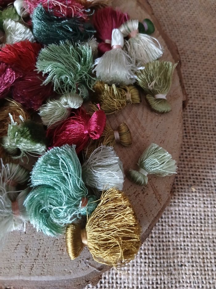 Lot de 50 glands pompons crème vert beige bordeaux blanc. - photo numéro 2