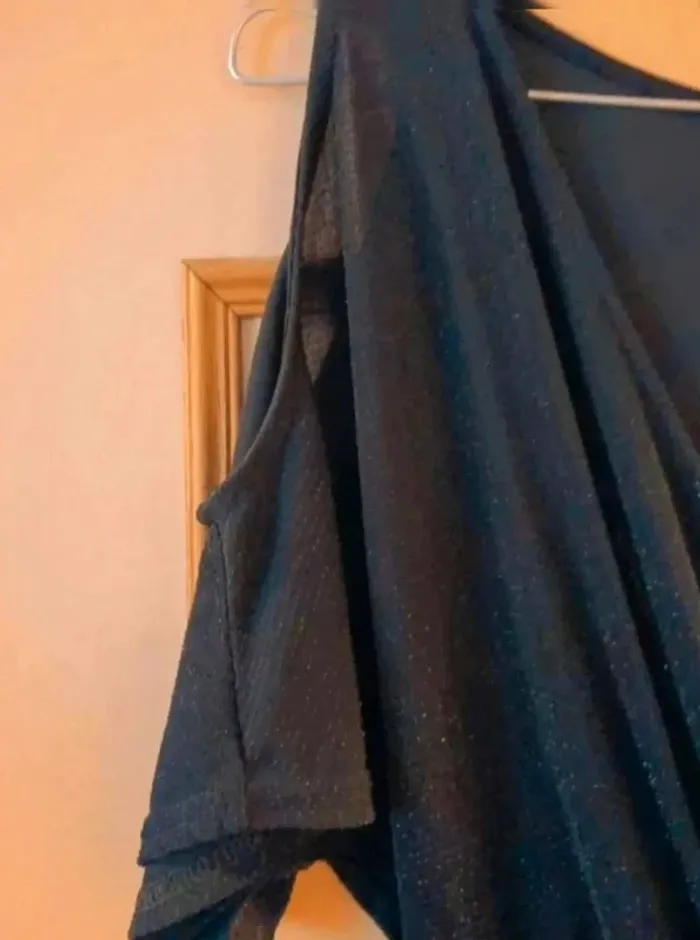 Combi  short  kiabi  14  ans xs  très bon  état  pailletée - photo numéro 5