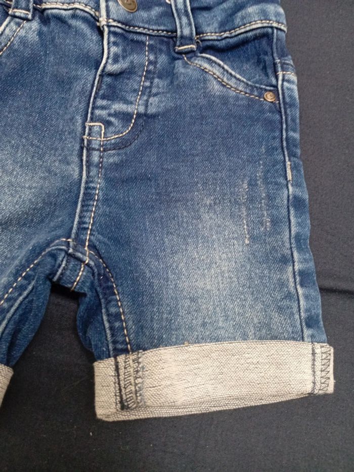 Short  jean 6mois - photo numéro 3