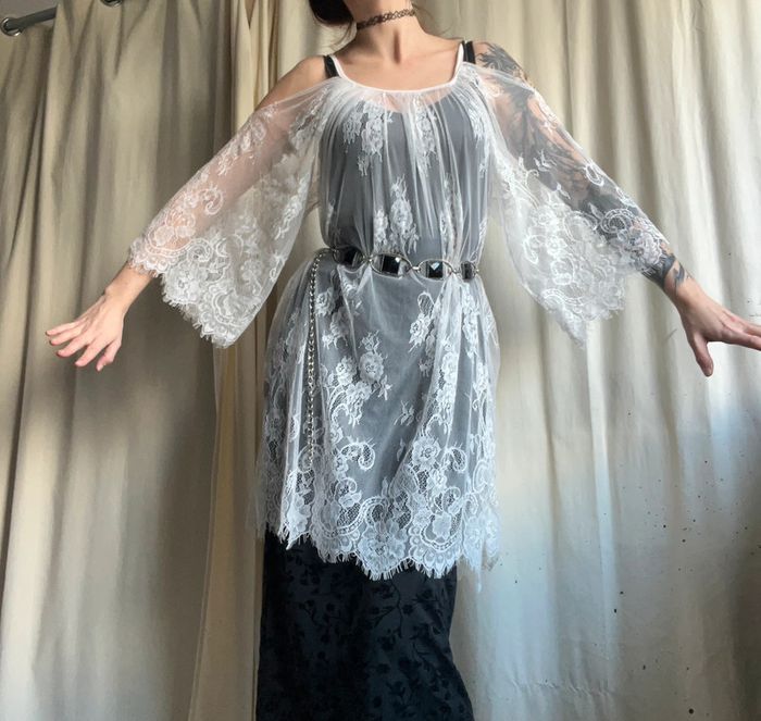 Blouse longue dentelle Victorian Goth 🥀 vintage 90s - Taille M - photo numéro 2