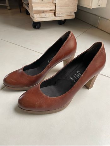 Escarpins cuir marron taille 37