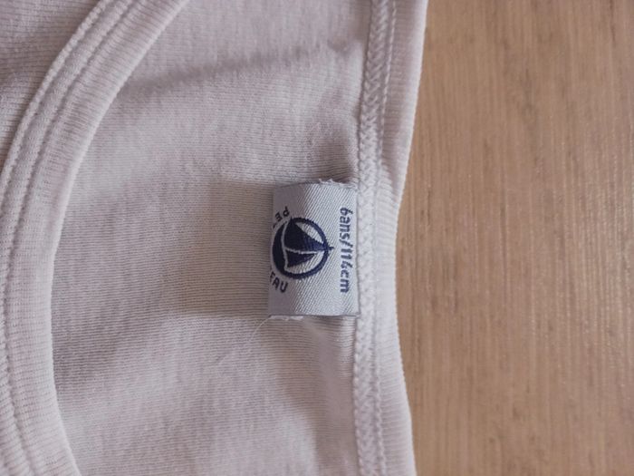 Tee-shirt petit bateaux 6 ans - photo numéro 3