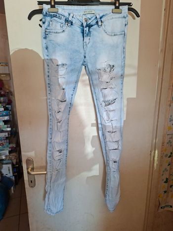Jeans troué dentelle 36