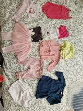 Lot vetements fille 12 mois