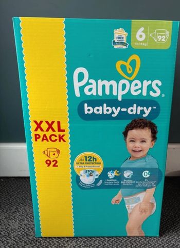 1 carton de couches Pampers taille 6 grand format 