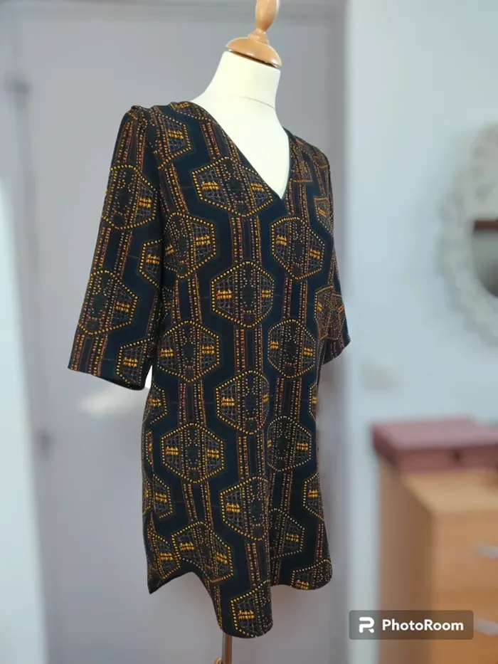 Robe mi-longue noire motifs orangés Suncoo T2 38 M TBE