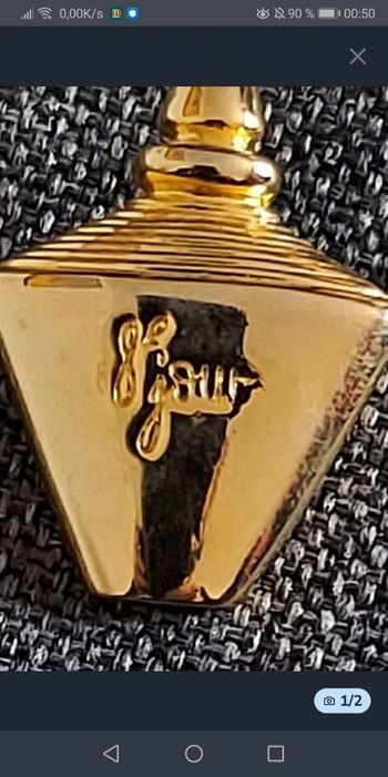 Broche dorée neuve 8 ème jour