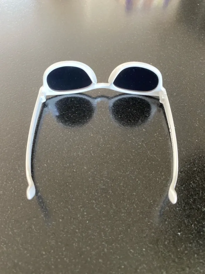 Lunettes de soleil blanche - photo numéro 2