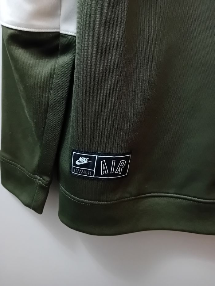 Pull Nike 12/13 ans - photo numéro 4