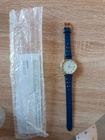 Montre bleu marine neuve