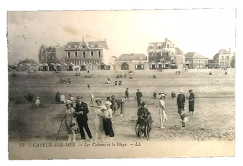 Carte postale ancienne  Cayeux-sur-Mer (Somme)  Les cabines et la plage