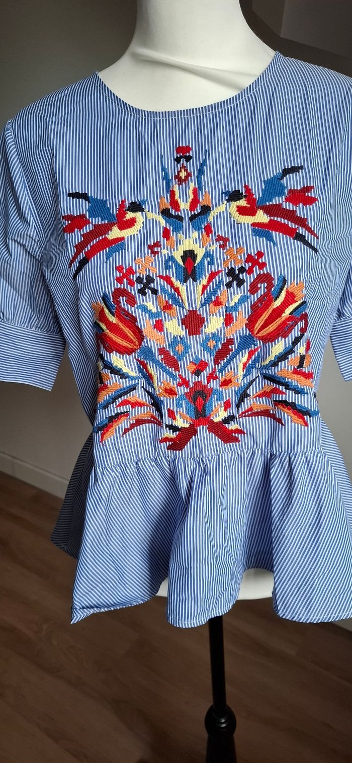 Haut à rayures bleues à broderie T.38 Mango - photo numéro 4