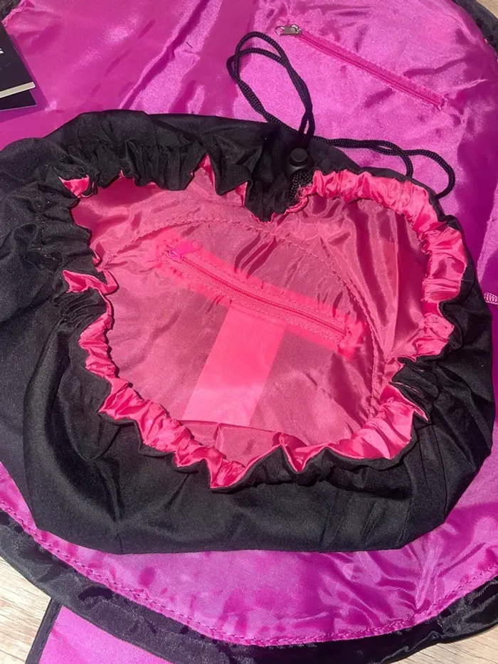 Grande et petite trousse de toilette Parsa beauty et Avon - photo numéro 2
