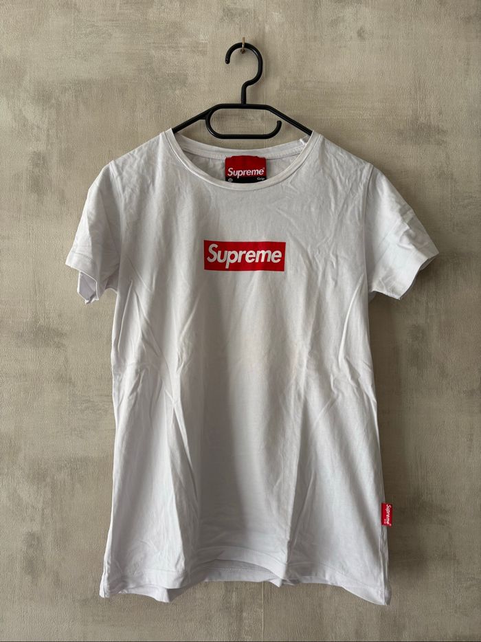 T-shirt Suprême