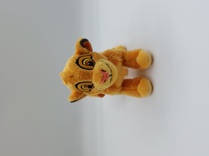 Petite Peluche doudou SIMBA le roi lion DISNEY SIMBA TOYS