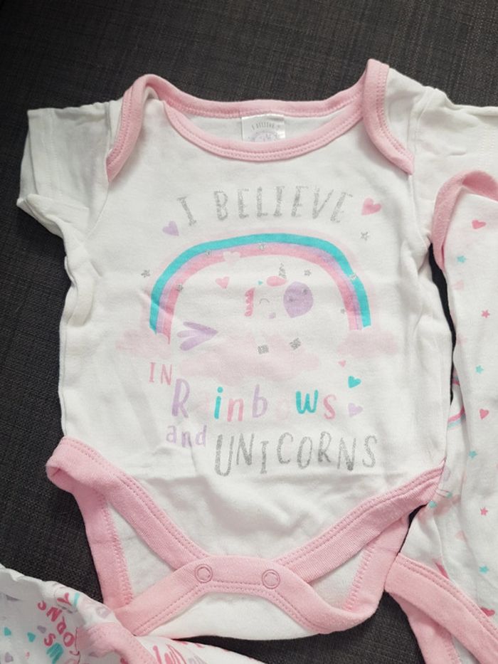 Lot 3 bodys manches courtes licorne - photo numéro 4