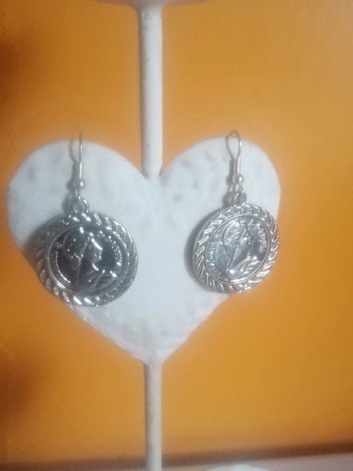 🌸Boucles d'oreilles argentées rondes "Pièces" 🌸 - photo numéro 3