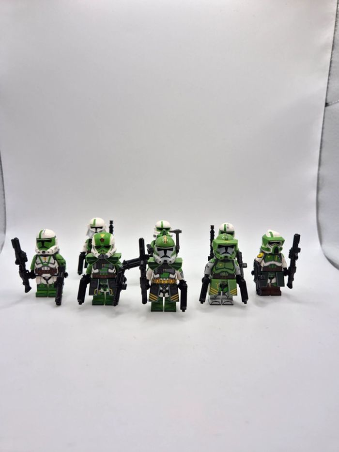 Figurines type lego Escouade de 8 clones Doom troopers star wars