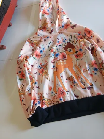 Pull Bambi 8 ans