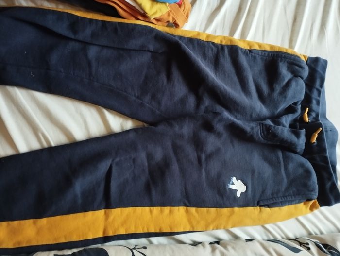 Lot vêtements garçon 10 ans - photo numéro 2