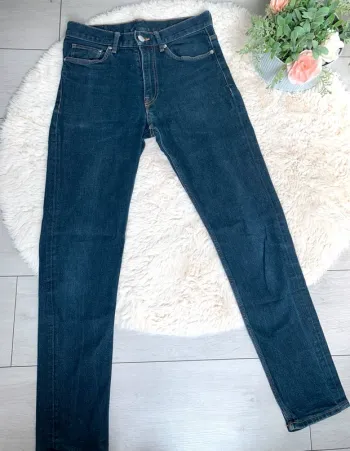 Jean droit bleu foncé