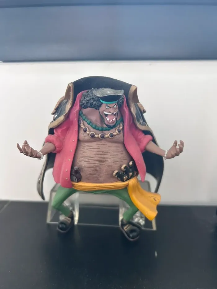 Figurine OP - Yonko Barbe noire "Teach"