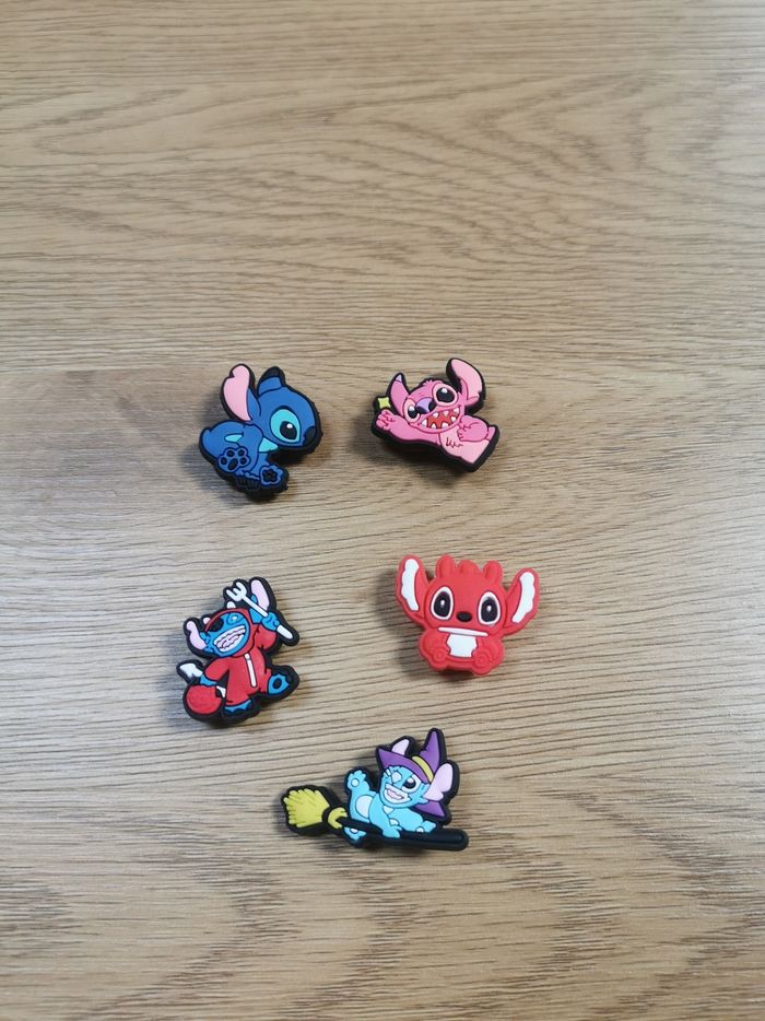 Lot de 5 Pin's pour crocs lilo et stitch - photo numéro 1