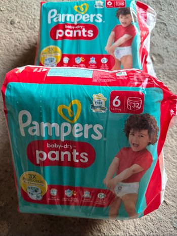 Pampers couches culottes t 6
