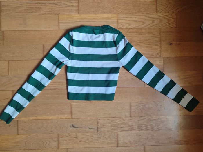 Tee-shirt manche longue crop top Zara vert et blanc taille S - photo numéro 2