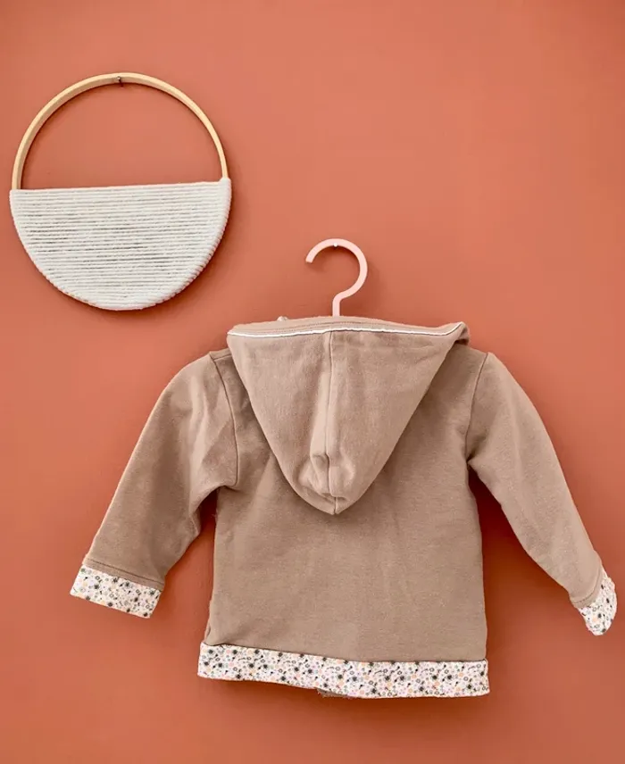 Veste beige à capuche doublée fleurs – in Extenso – Taille 9 mois - photo numéro 3