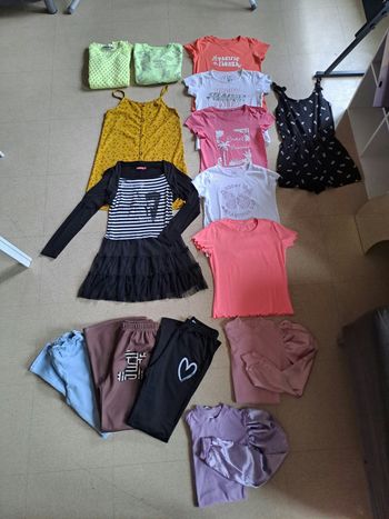 Lot de vêtements fille / T. 12 ans / 15 pièces + 2 pièces offertes / Différentes marques / Très bon état 