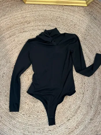 Body noir Zara